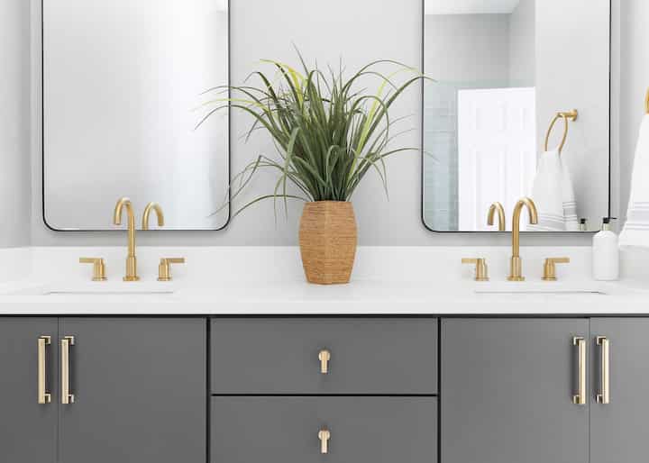 Hiring a bathroom remodeling expert ensures a polished look in Rome, GA.